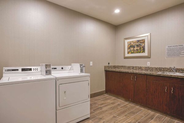 La Quinta Inn Ste Logan (River Heights)